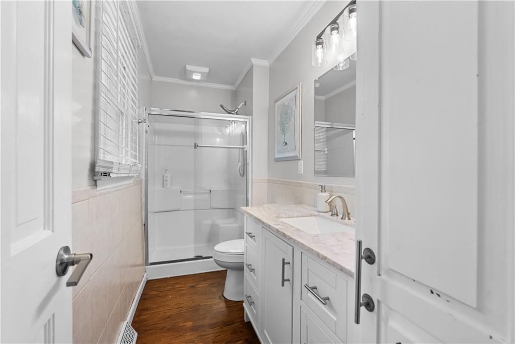 100 NW Locust Drive — photo 21
