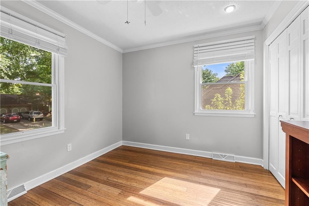 100 NW Locust Drive — photo 22