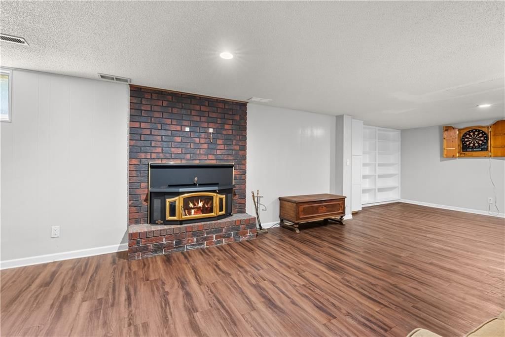100 NW Locust Drive — photo 27