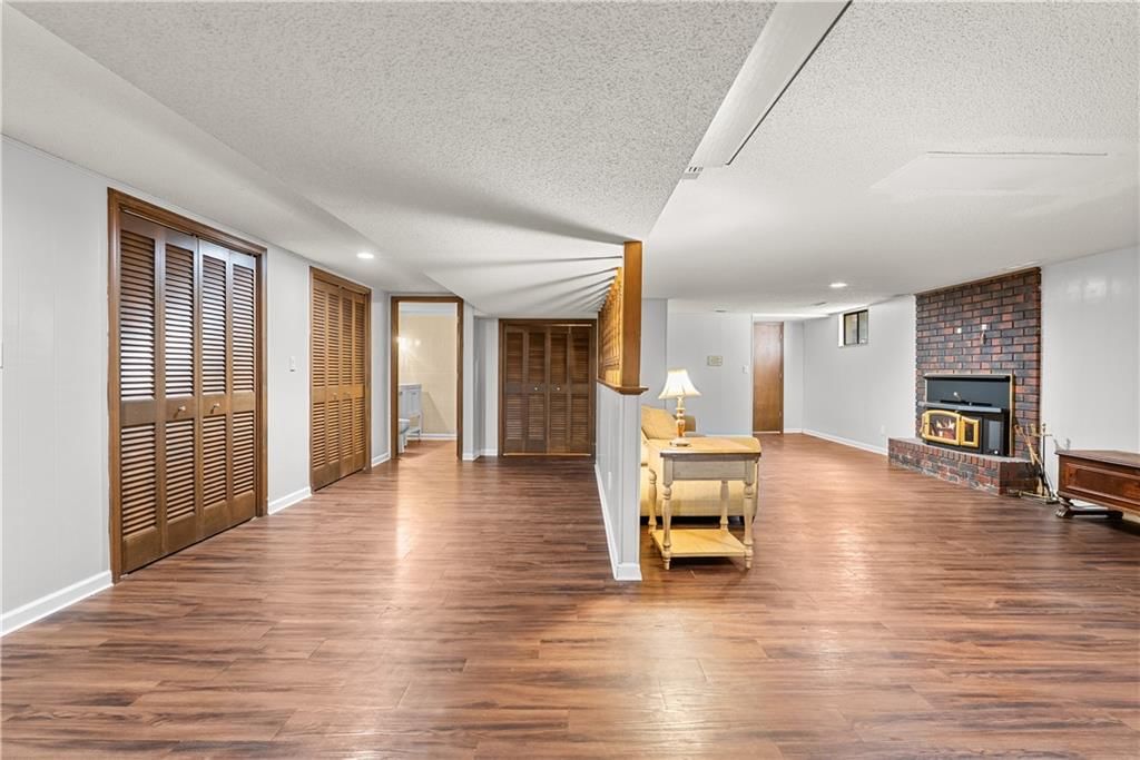 100 NW Locust Drive — photo 29