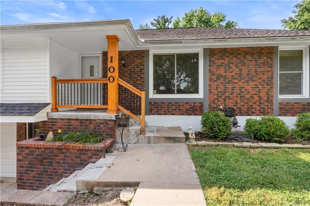 100 NW Locust Drive — photo 4