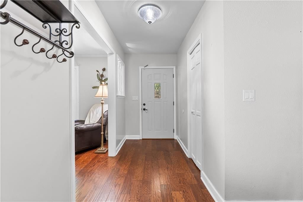 100 NW Locust Drive — photo 5