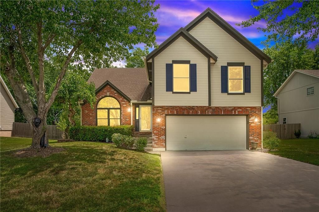 4309 NE Blue Jay Circle, Lee's Summit, MO