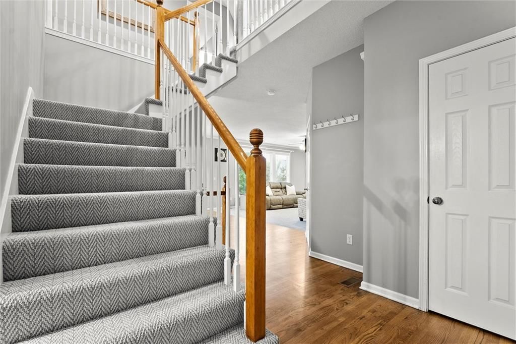6333 Lakecrest Drive — photo 3