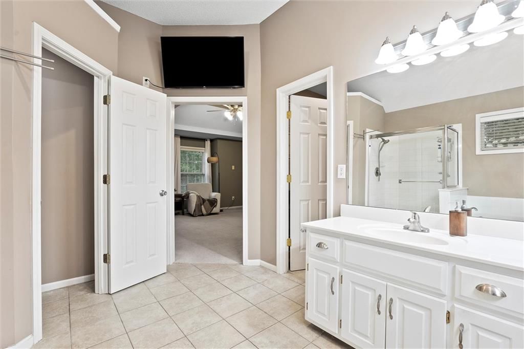 6333 Lakecrest Drive — photo 23