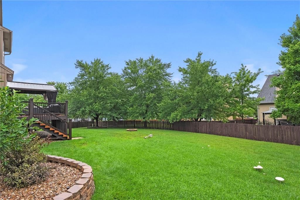 6333 Lakecrest Drive — photo 33