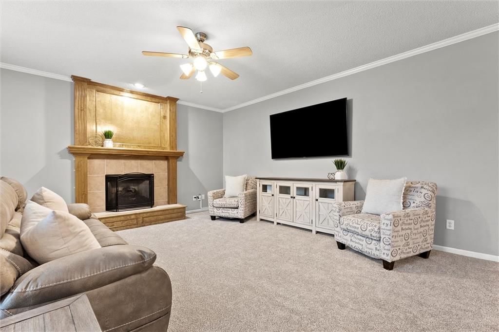 6333 Lakecrest Drive — photo 5