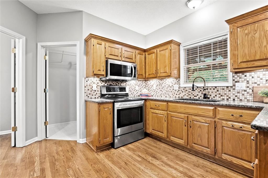 6333 Lakecrest Drive — photo 8