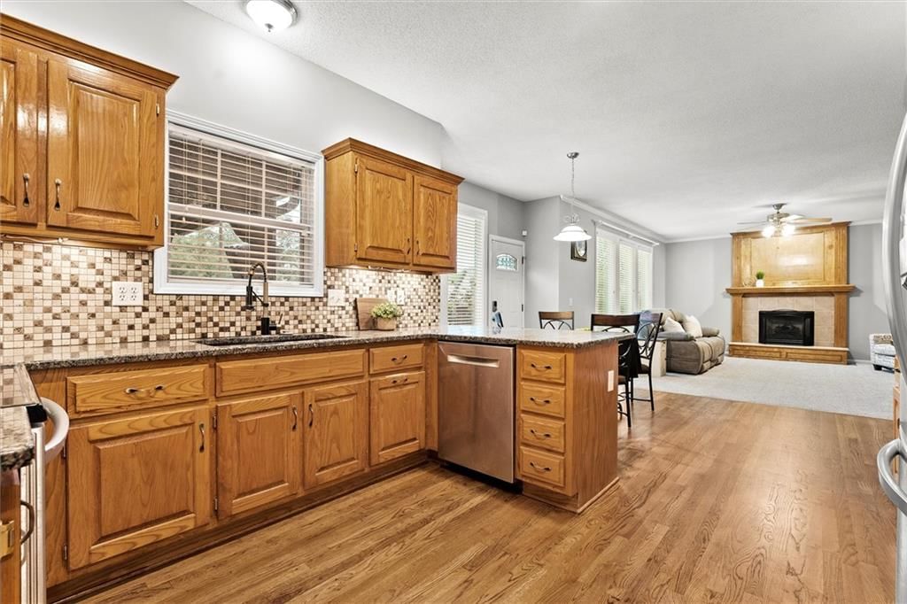 6333 Lakecrest Drive — photo 10
