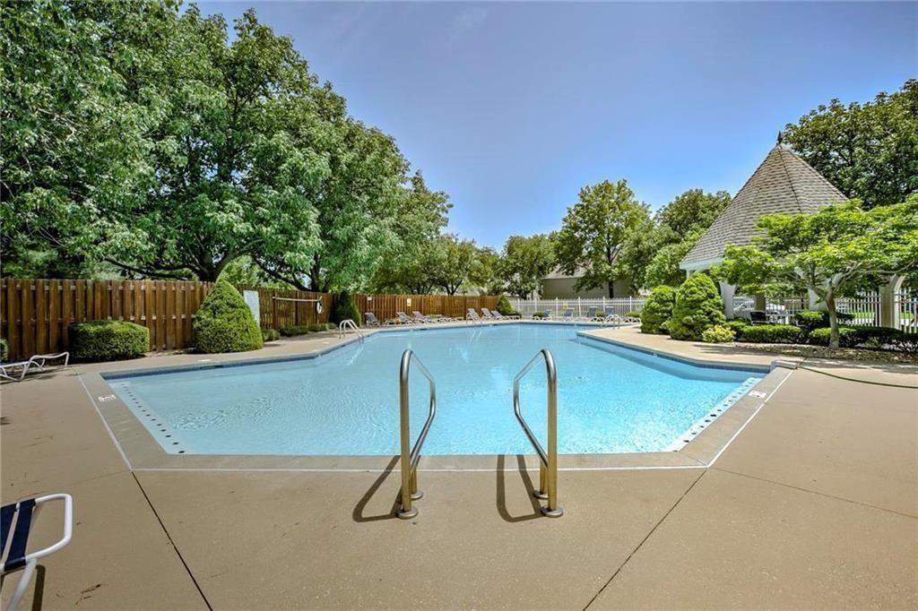 12313 England Street — photo 36