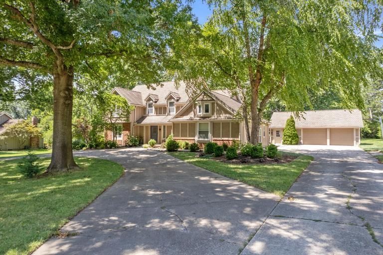 15916 Riggs Road, Stilwell, KS