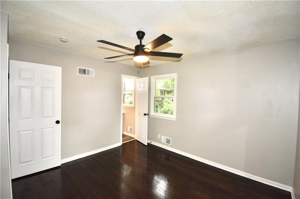 8101 Wayne Avenue — photo 23