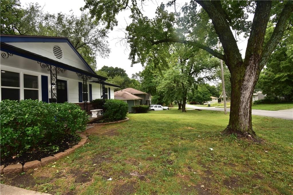 8101 Wayne Avenue — photo 36