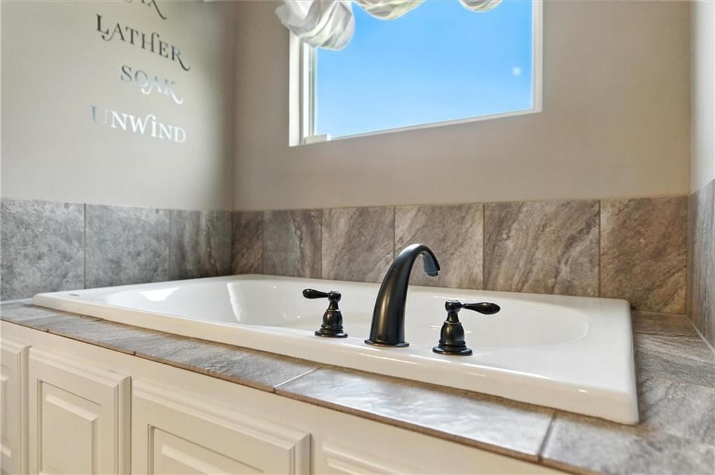 10120 N McKinley Avenue — photo 15