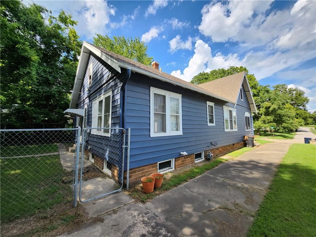 709 S Park Boulevard — photo 34