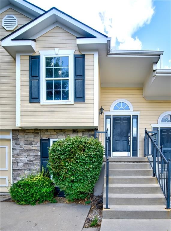 1222 NW Ashley Drive — photo 3