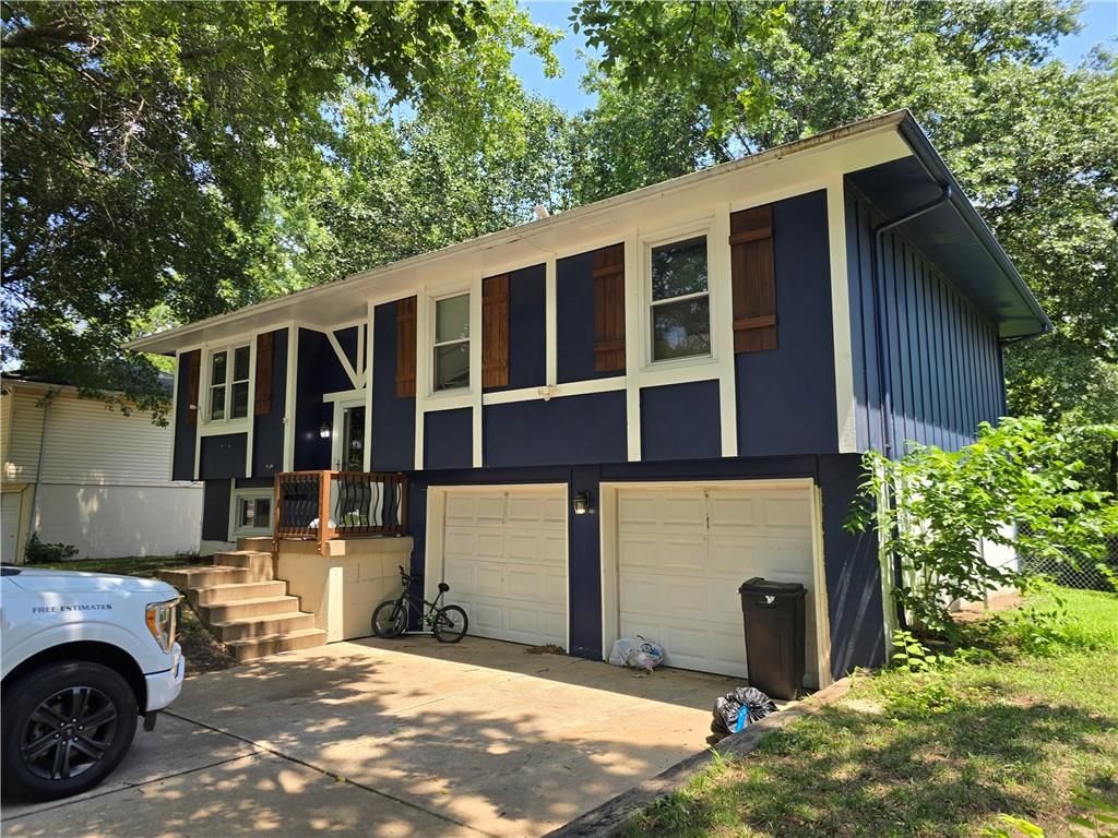 1615 SE Royal Street — photo 3
