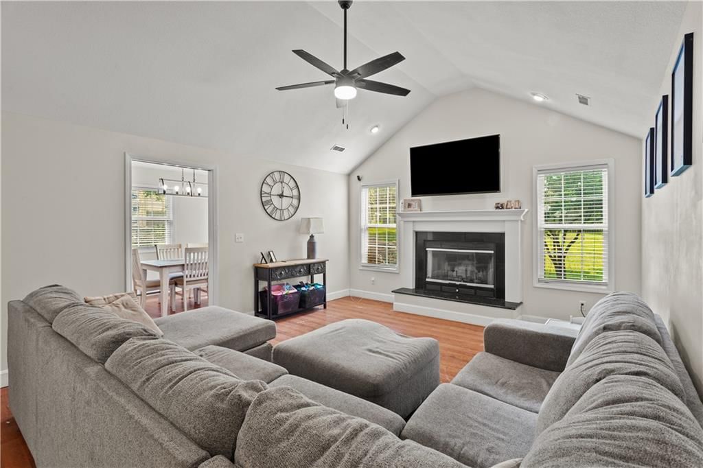 308 Marilyn Avenue — photo 4