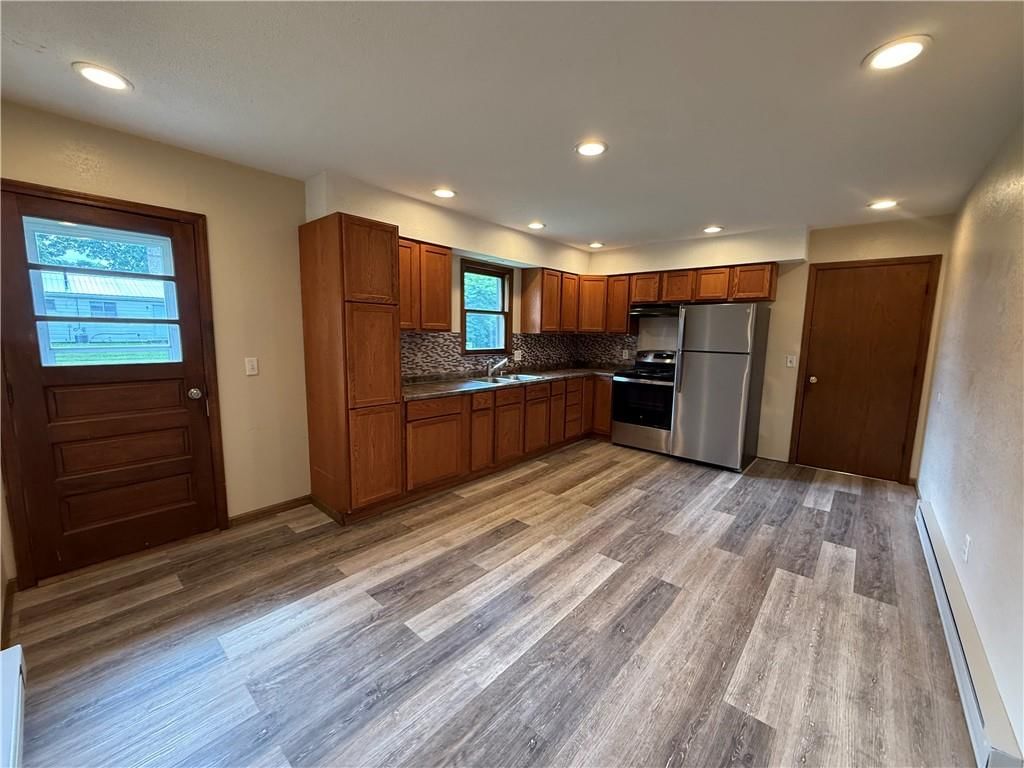 602 Dunnington Street — photo 2