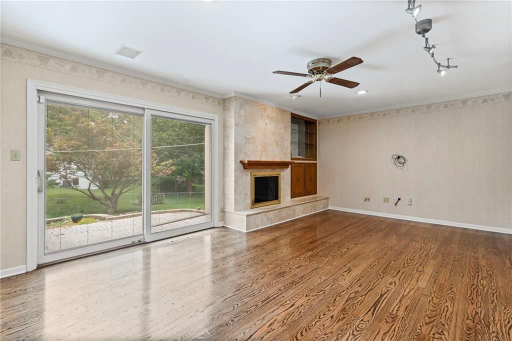 7921 Roe Avenue — photo 13