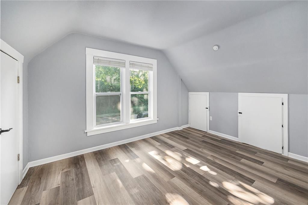 Photo 18 of 25 - 2510 Woodland Avenue