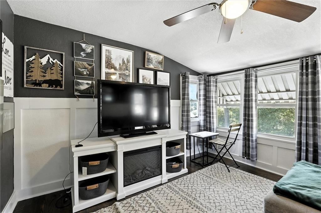 101 S Fairview Avenue — photo 41