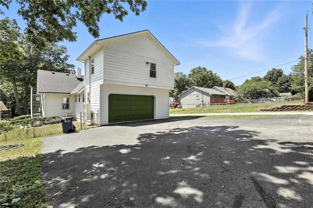 101 S Fairview Avenue — photo 47