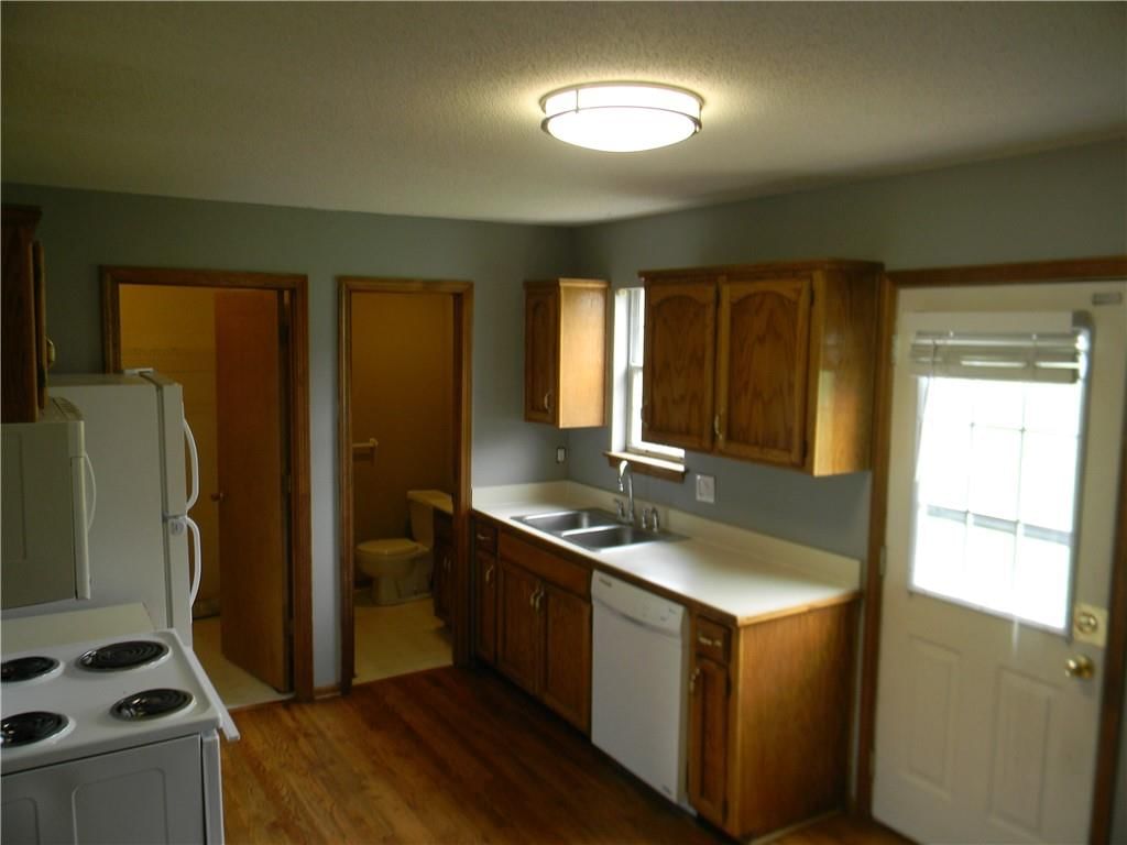 725 SE 10th Street — photo 7
