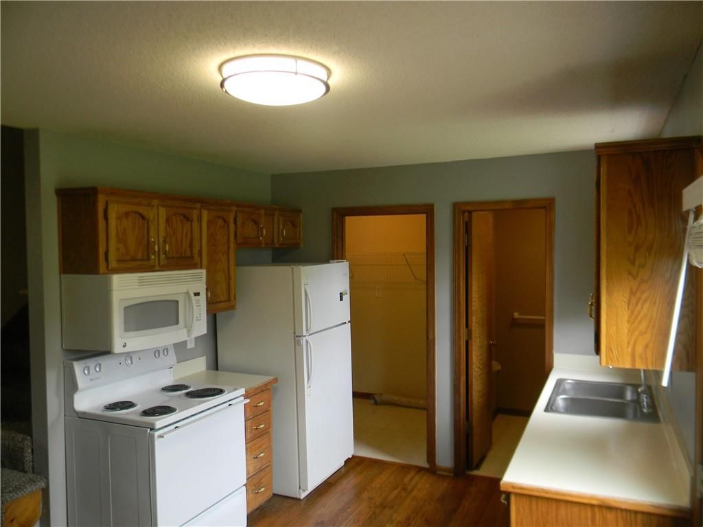 725 SE 10th Street — photo 8