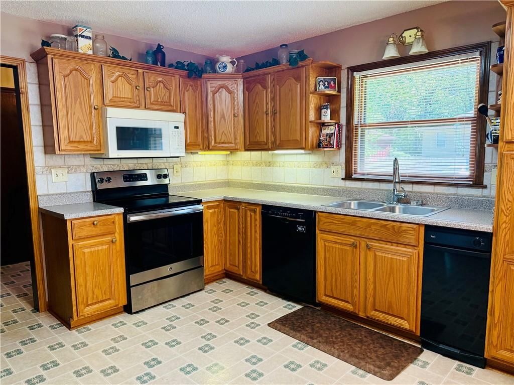 13305 Palmer Avenue — photo 4