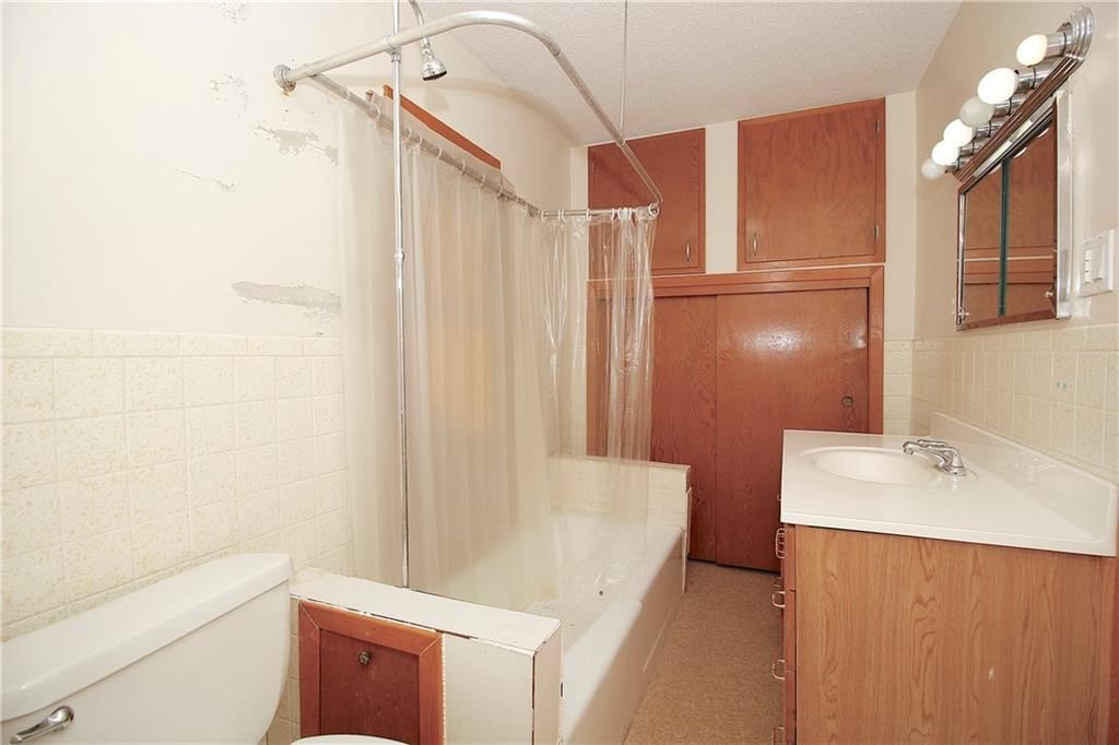 445 E 3rd Avenue — photo 14
