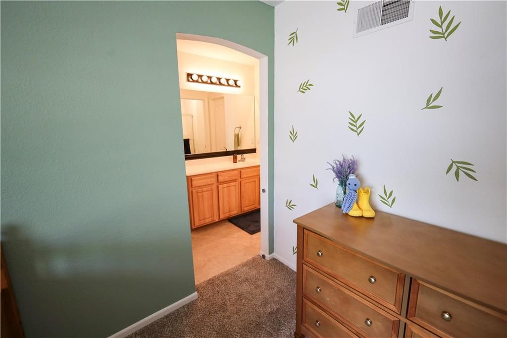 630 SW Shadow Glen Court — photo 25