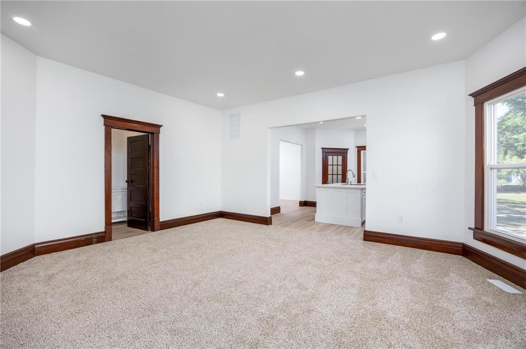308 W Pine Street — photo 9