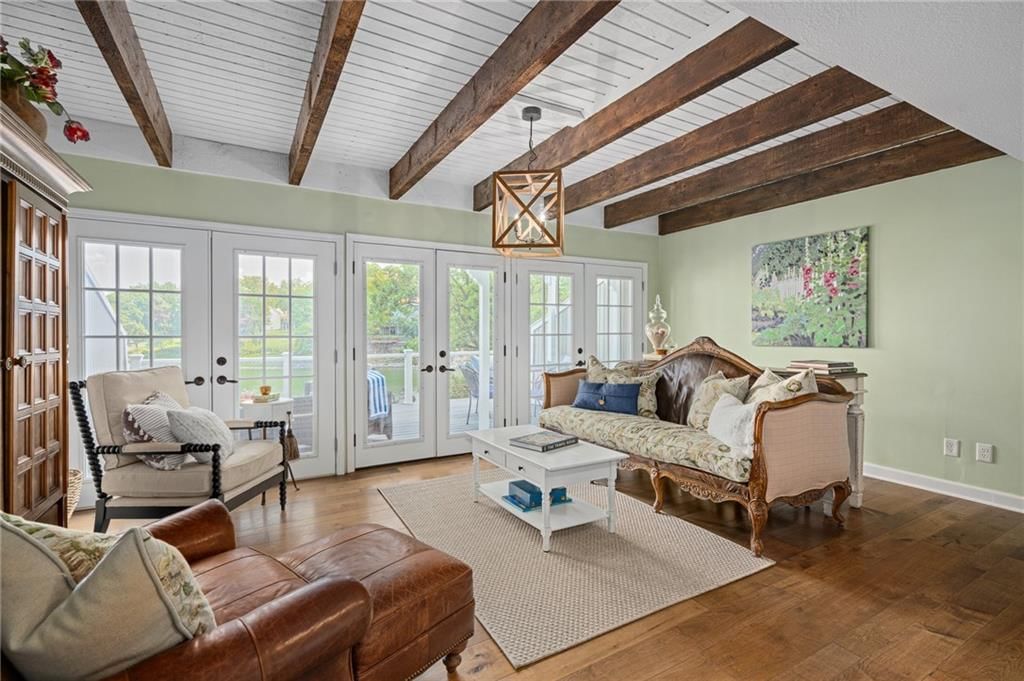 202 NE Bayview Drive — photo 4