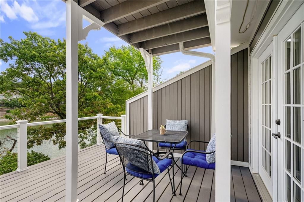 202 NE Bayview Drive — photo 9