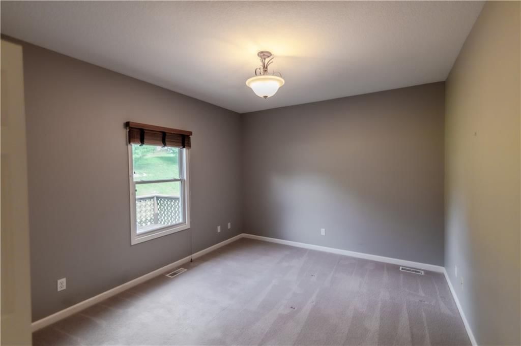 1501 Park Place — photo 32