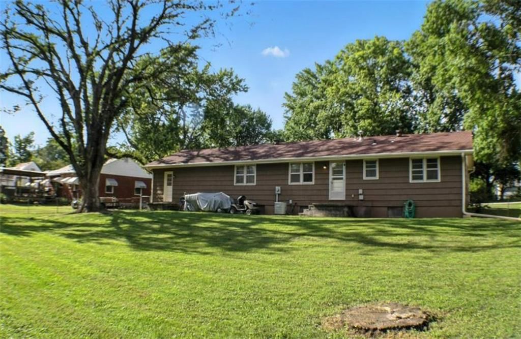1403 W Bryson Street — photo 28