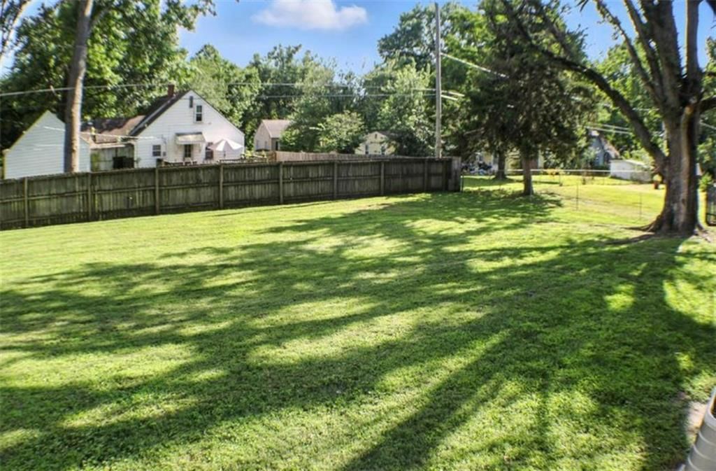 1403 W Bryson Street — photo 29