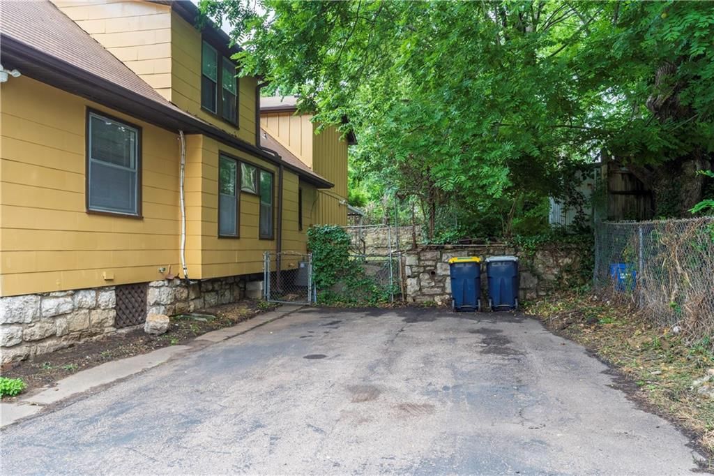 411 N Kensington Avenue — photo 3
