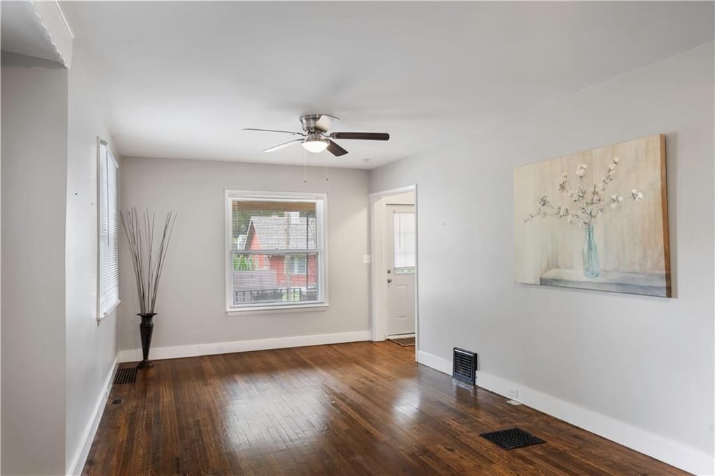 411 N Kensington Avenue — photo 8