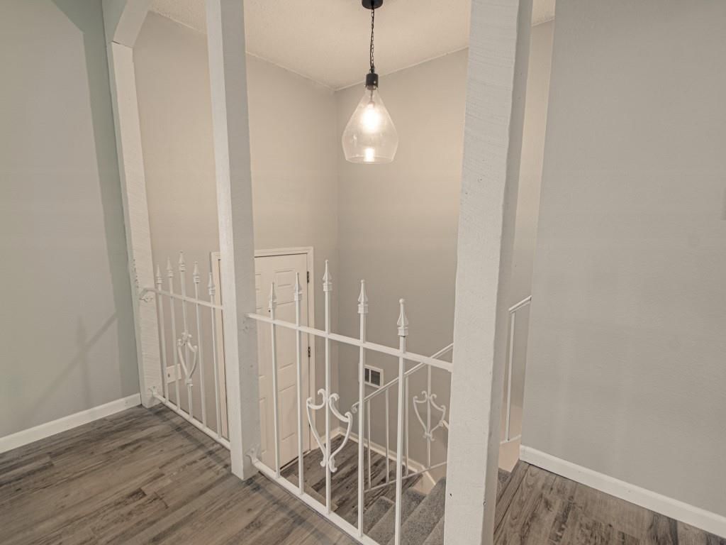 300 SW Sandstone Drive — photo 3