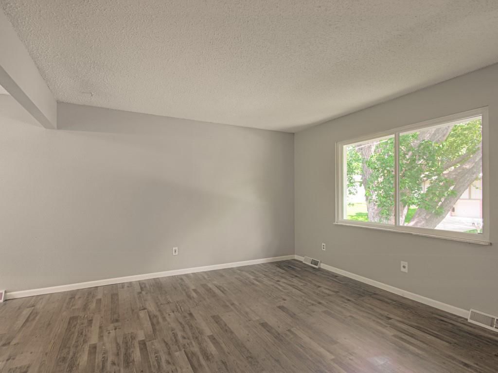 300 SW Sandstone Drive — photo 4
