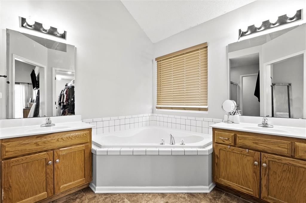 22091 Elm Street — photo 19