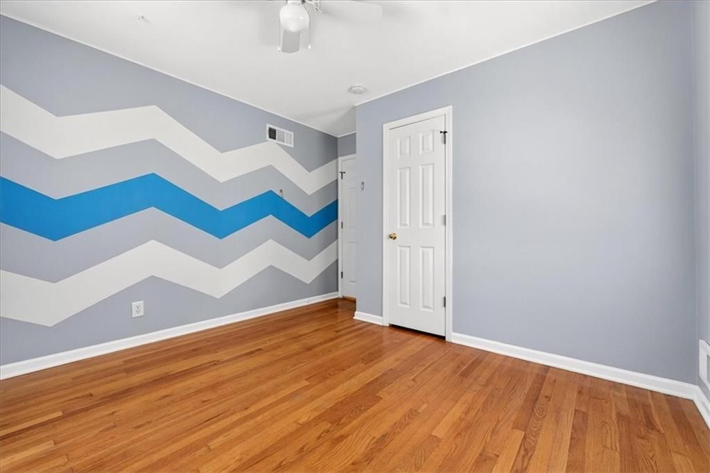 105 S Burch Street — photo 14