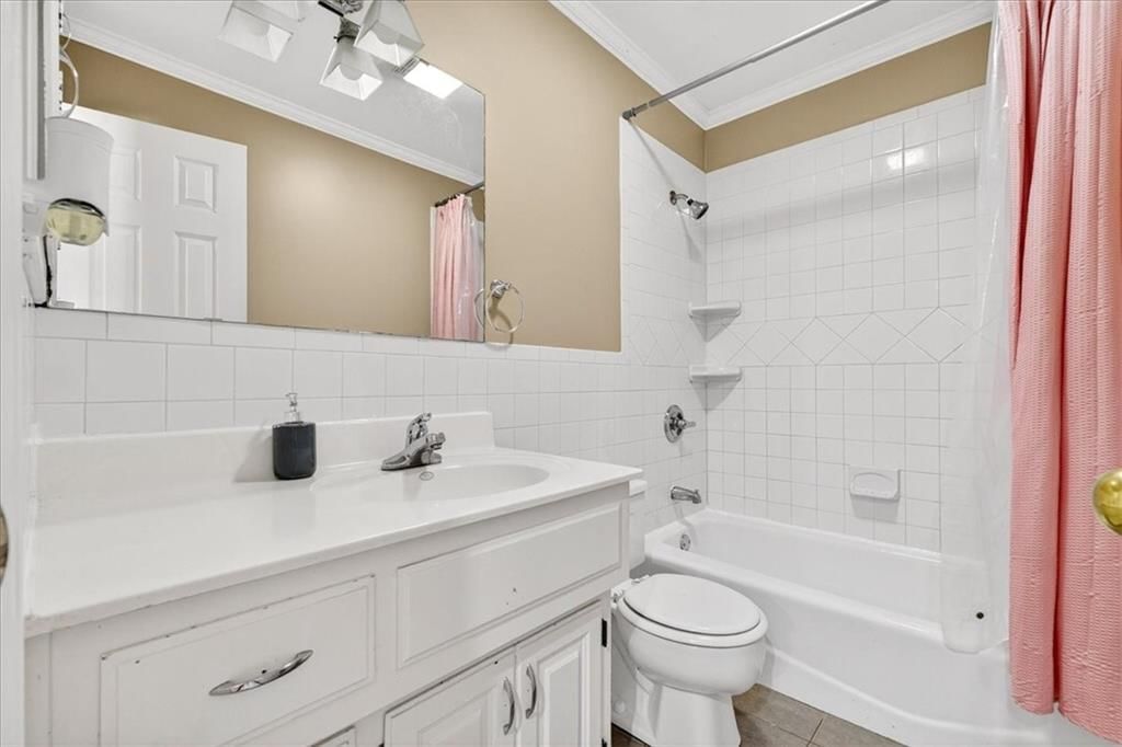 105 S Burch Street — photo 15