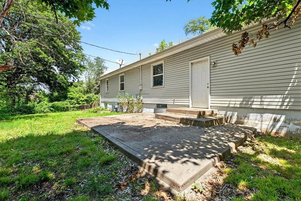 105 S Burch Street — photo 17