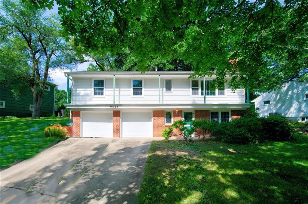 9534 Grandview Street, Overland Park, KS