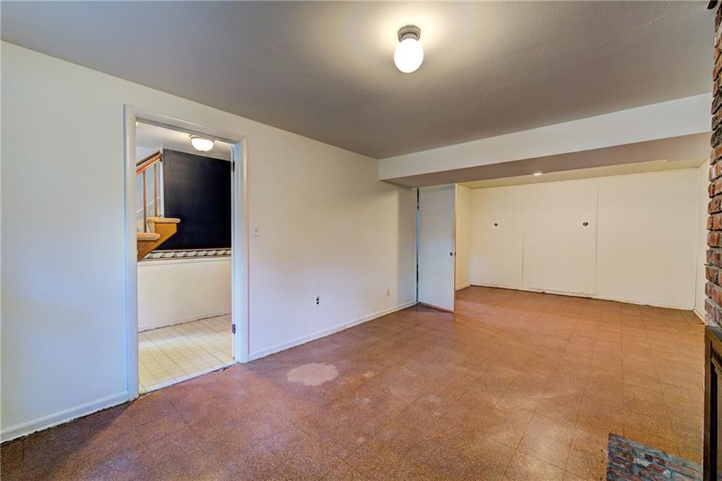 9534 Grandview Street — photo 27