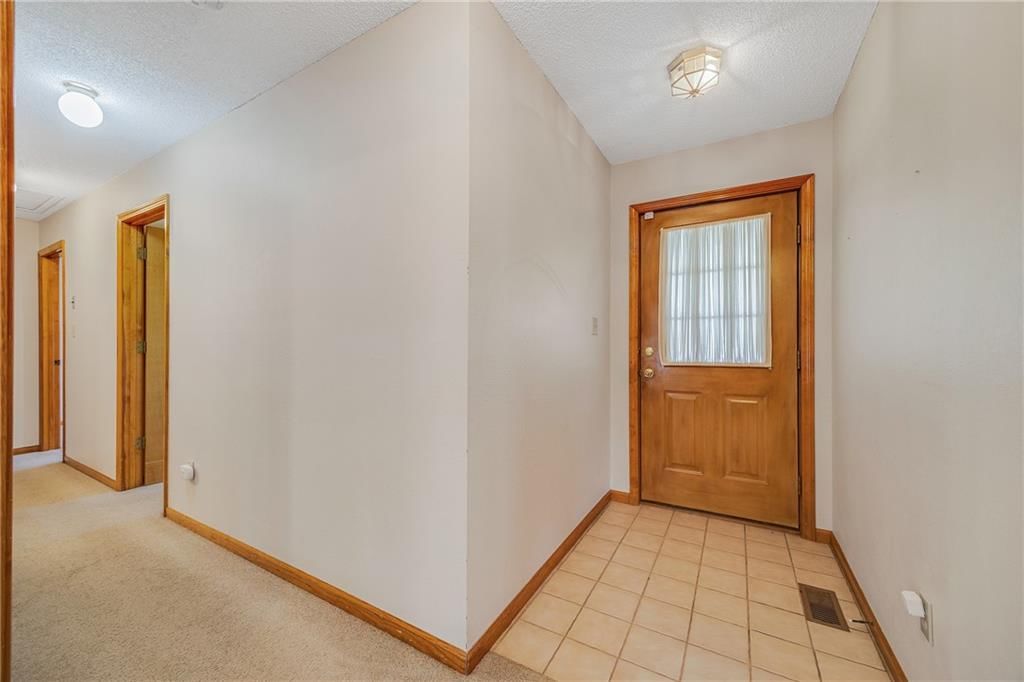 1216 SW Huntington Drive — photo 3