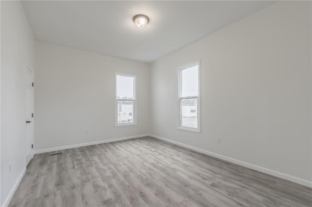 1620 Buchanan Avenue — photo 13